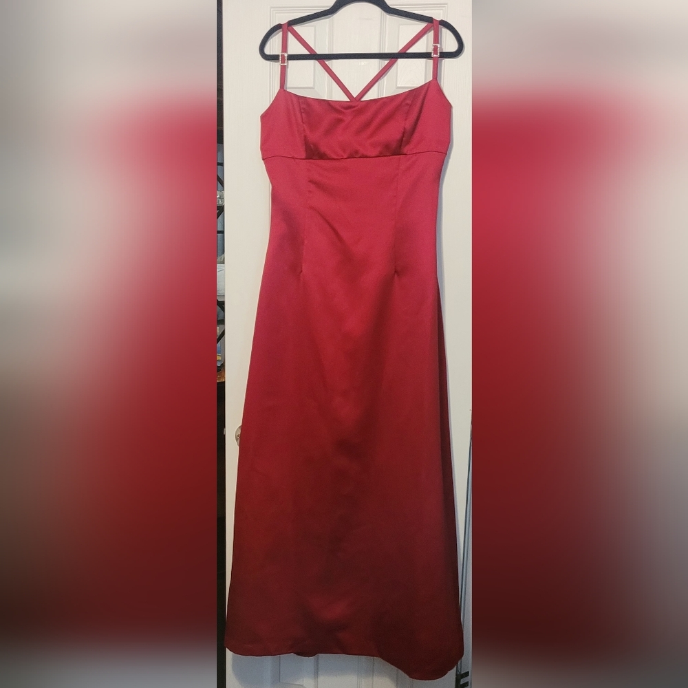 Elegant Garnet Bridesmaid Dress W/ Rhinestone Accent Size 18